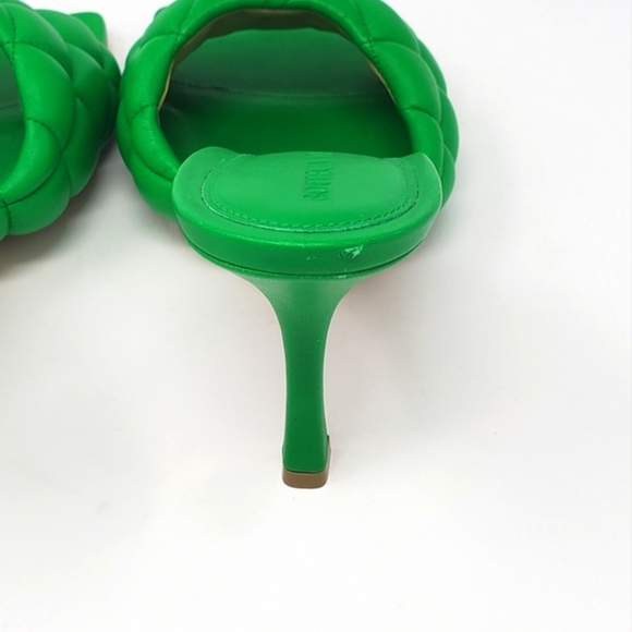 $1200 NWT Bottega Veneta Matelasse Padded Quilted Leather Mule Sandals Heels 37 - Picture 9 of 13